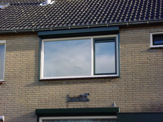 Rolluik voor slaapkamer raam in kleur groen